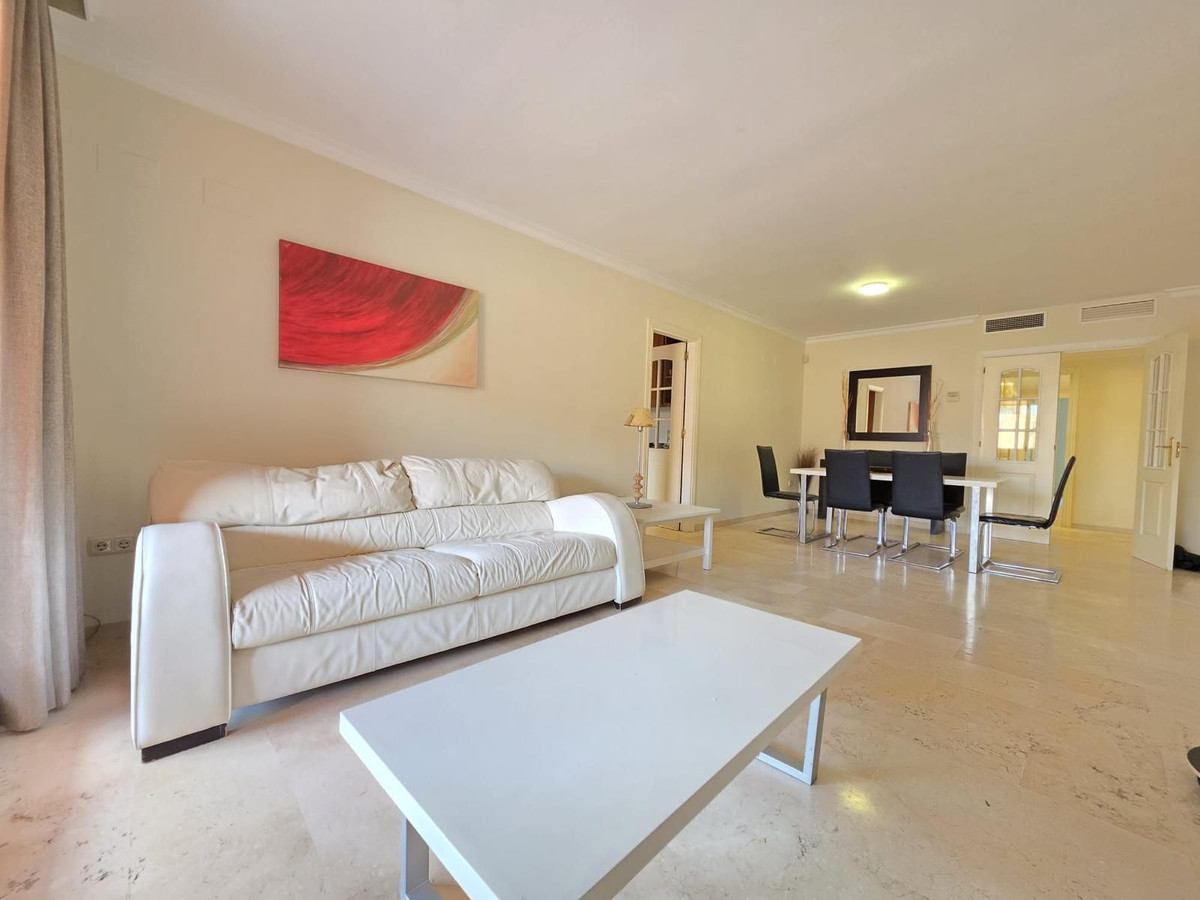 Appartement te koop in Elviria | 3 slaapkamers H5433901