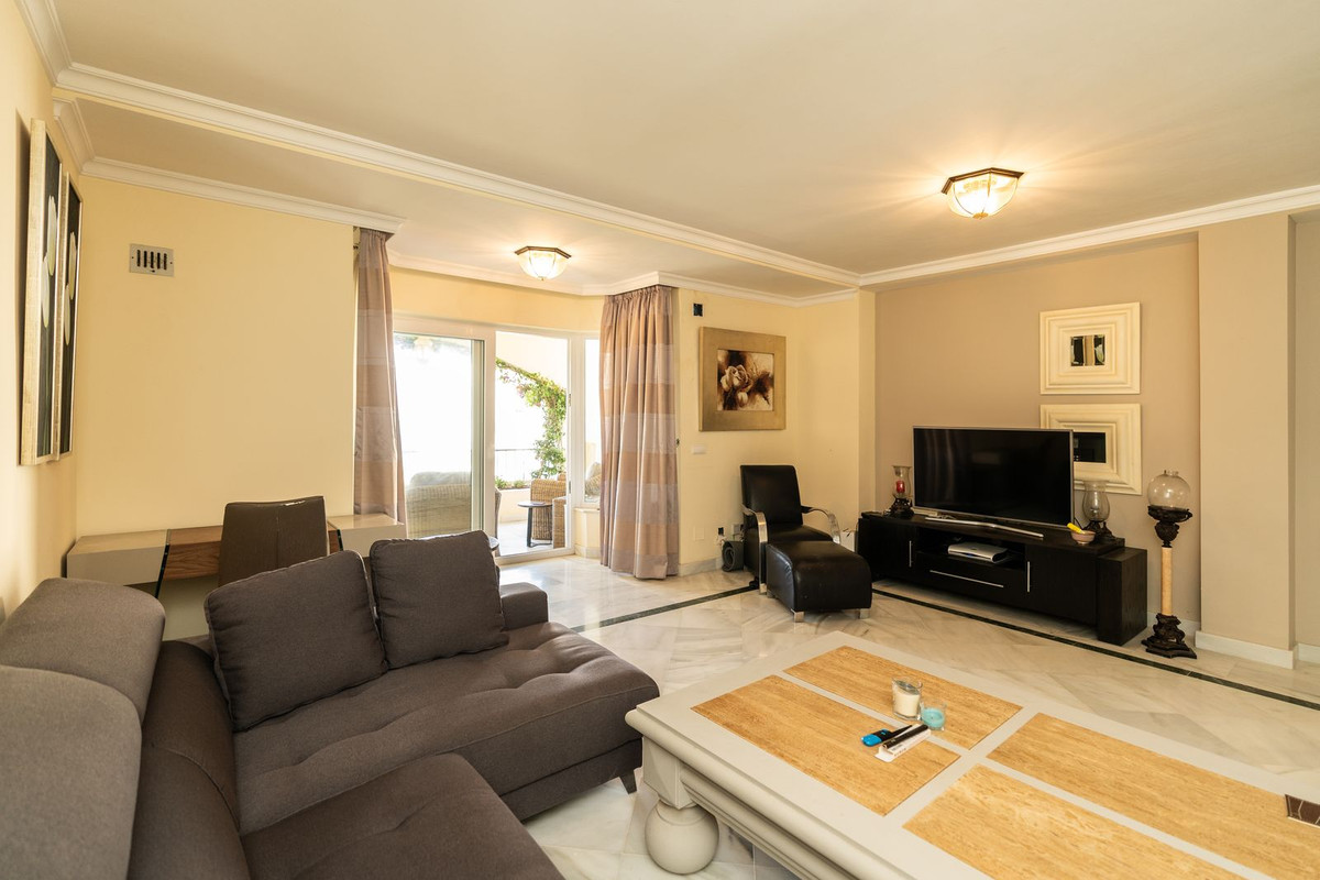 Appartement te koop in Elviria | 2 slaapkamers H5448259