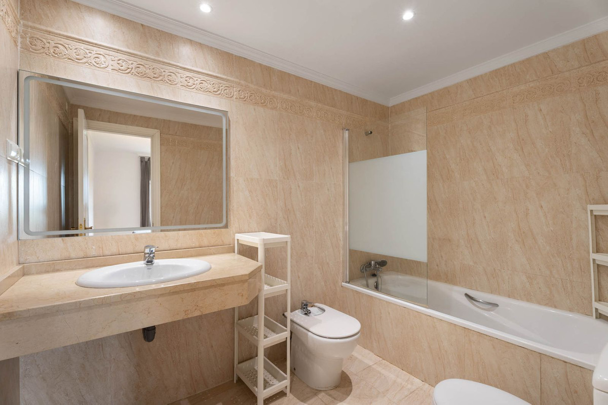 Appartement te koop in Elviria | 3 slaapkamers H5449174