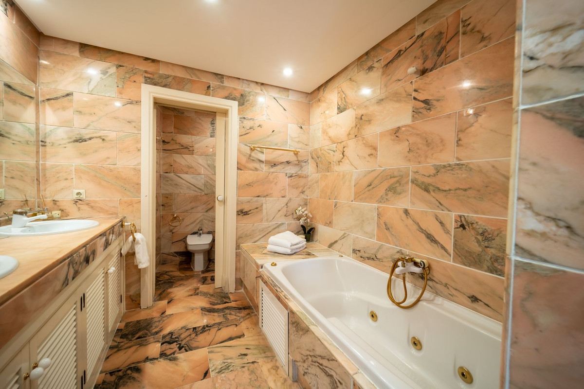 Appartement te koop in Elviria | 3 slaapkamers H5472973