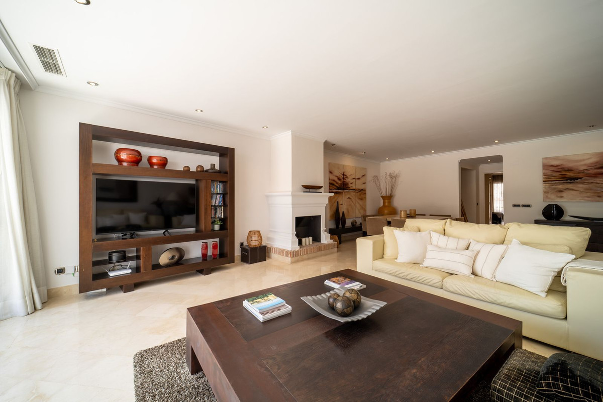Appartement te koop in Elviria | 3 slaapkamers H5472973