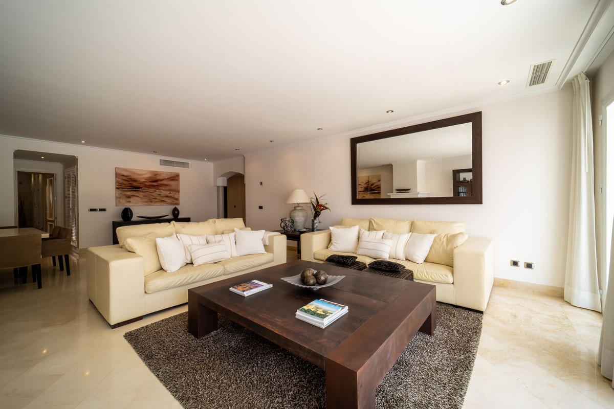 Appartement te koop in Elviria | 3 slaapkamers H5472973