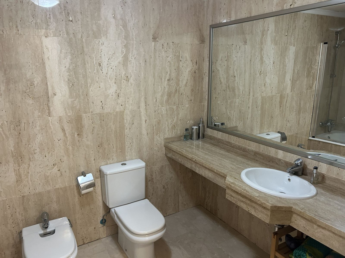 Appartement te koop in Elviria | 2 slaapkamers H5477281