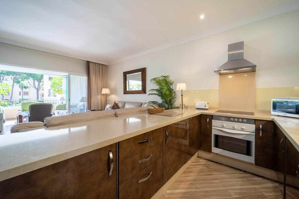 Appartement te koop in Elviria | 3 slaapkamers H5477959