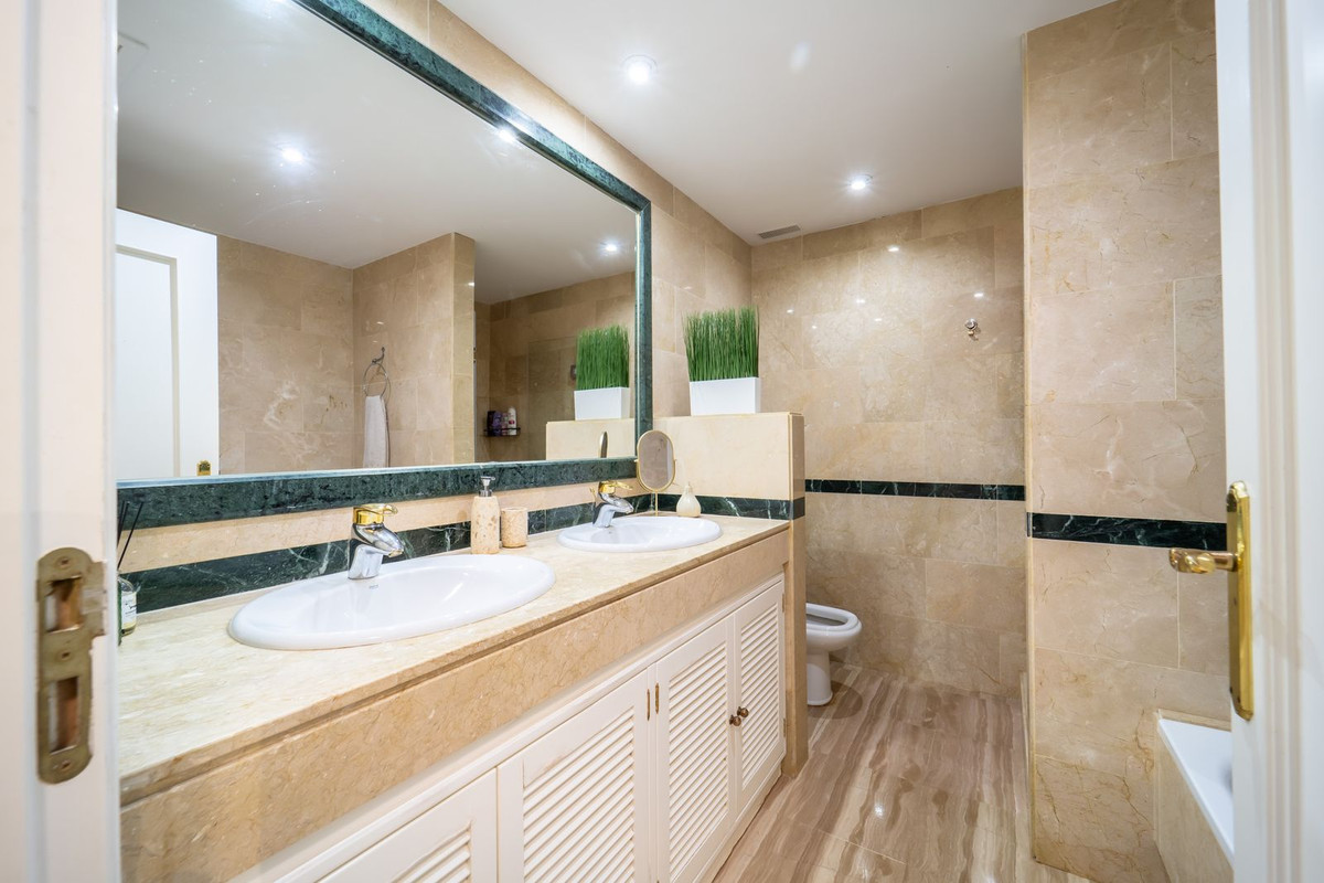 Appartement te koop in Elviria | 3 slaapkamers H5477959