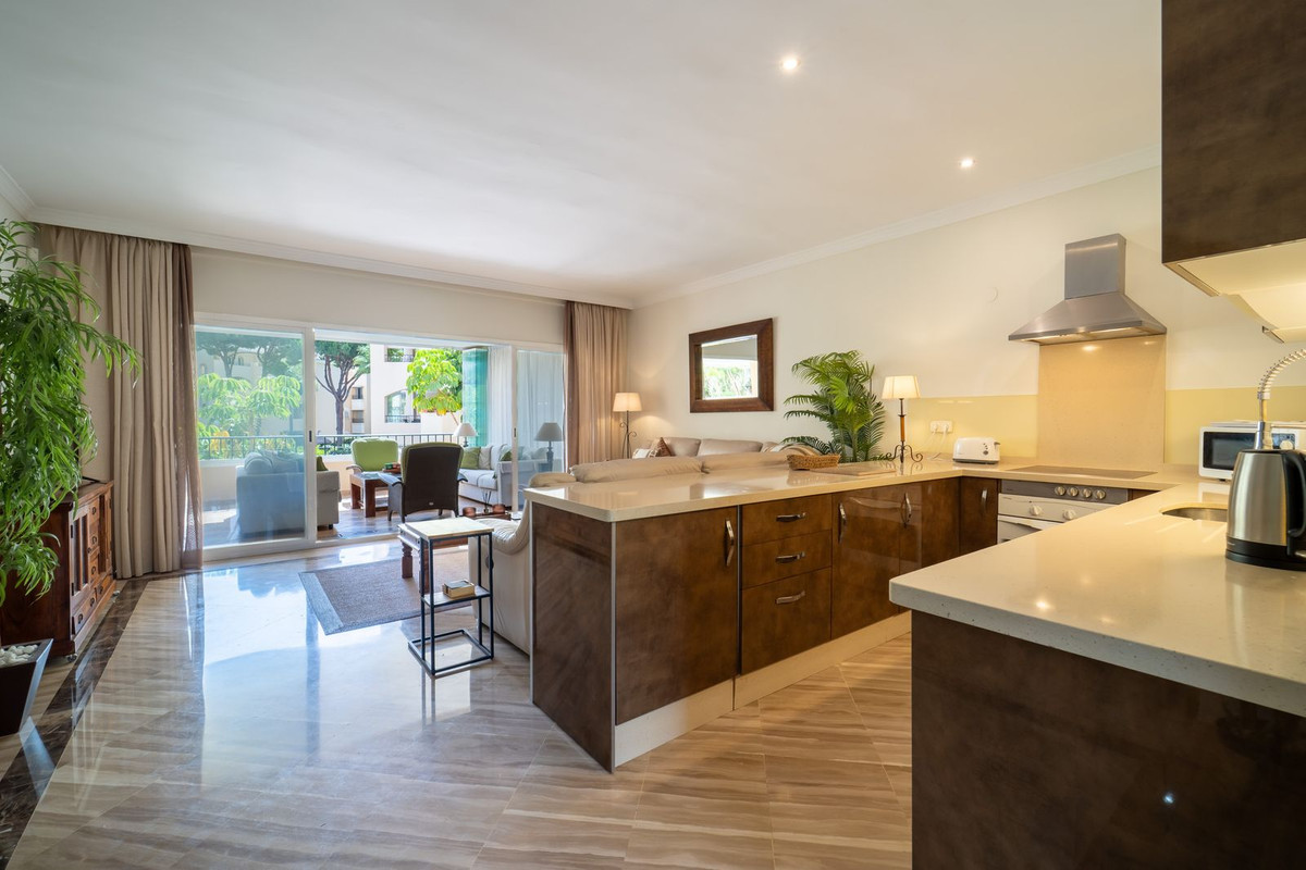 Appartement te koop in Elviria | 3 slaapkamers H5477959
