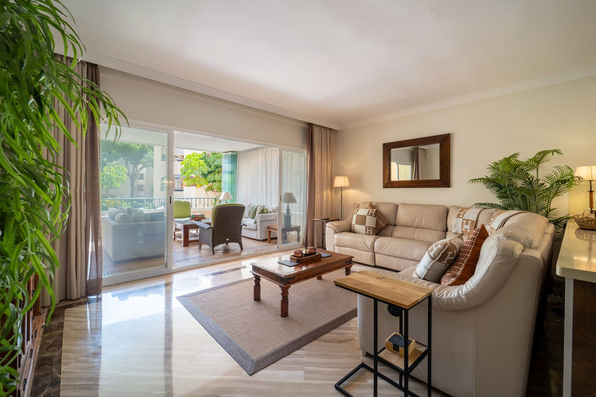 Appartement te koop in Elviria | 3 slaapkamers H5477959