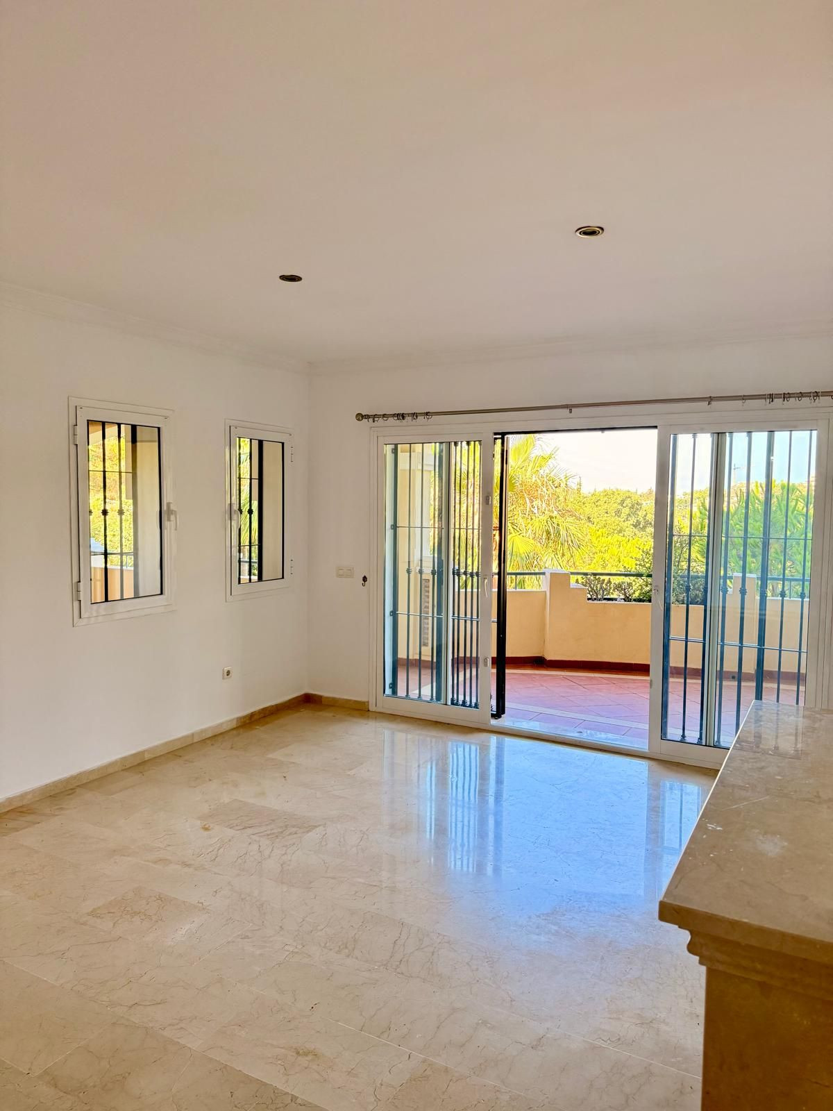 Appartement te koop in Elviria | 2 slaapkamers H5480428