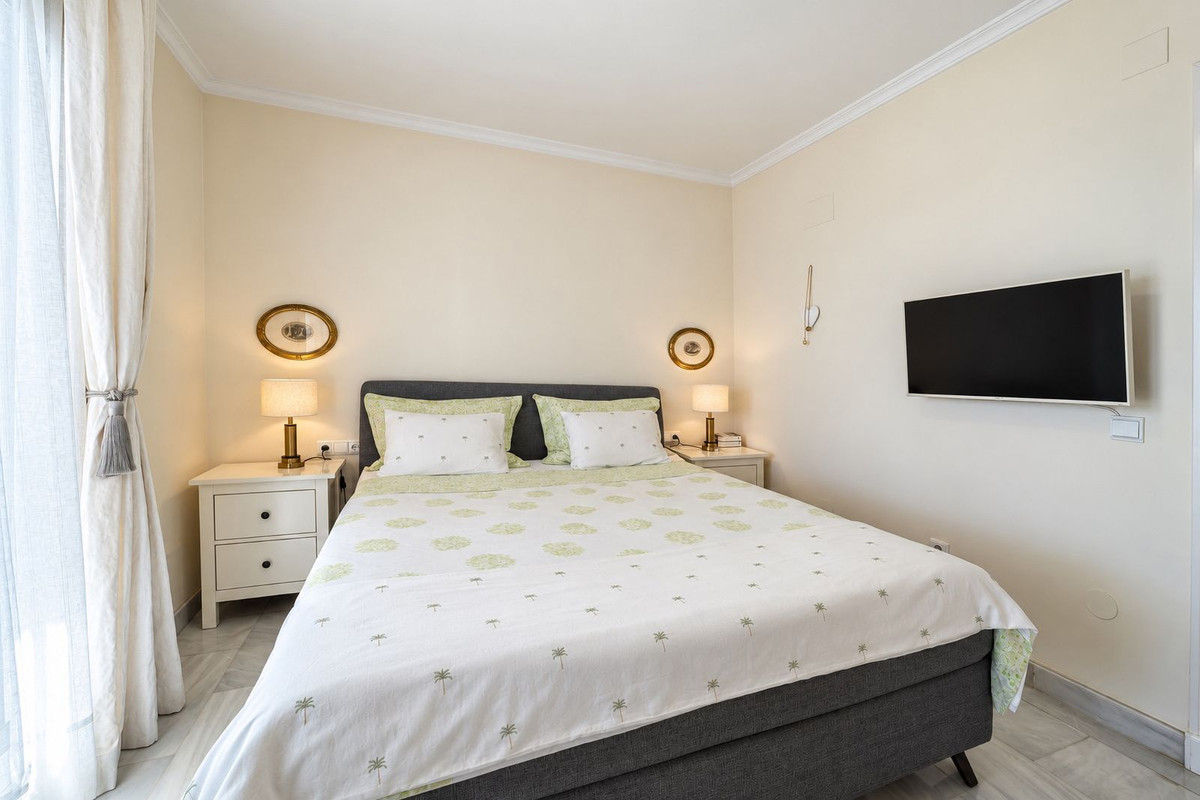 Appartement te koop in Elviria | 2 slaapkamers H5482717