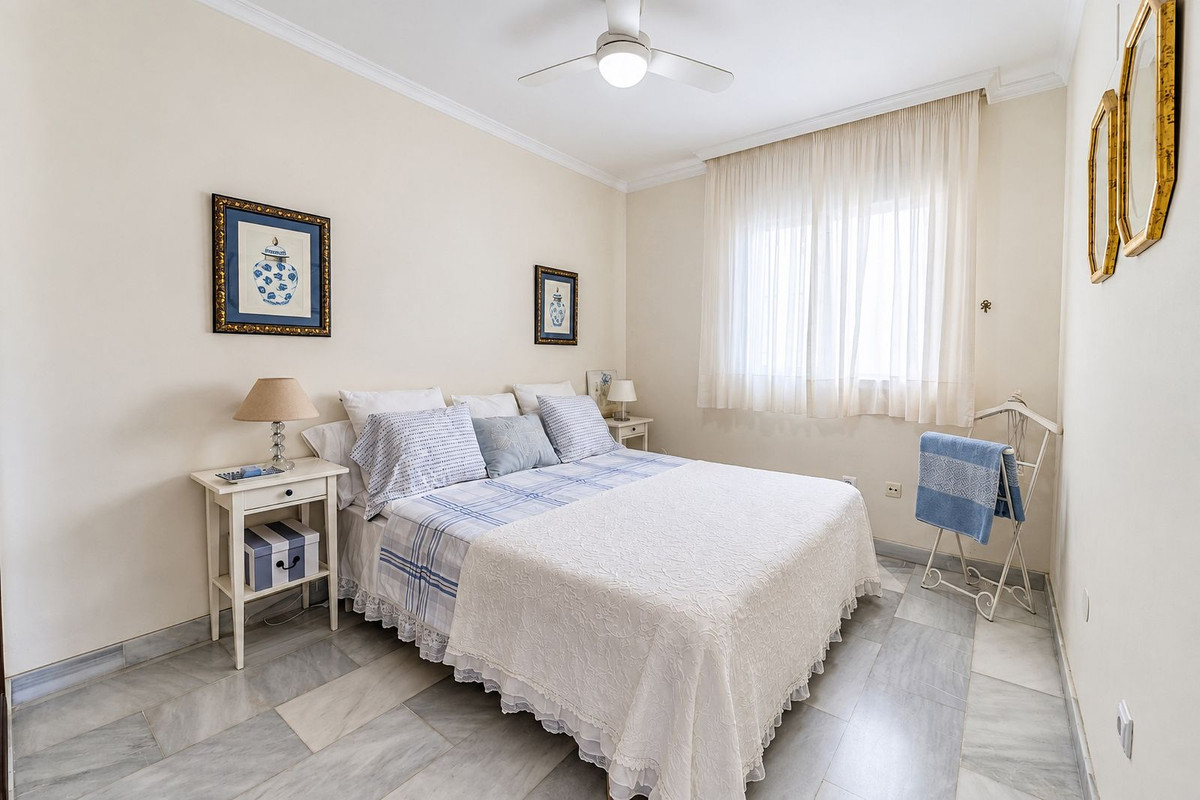 Appartement te koop in Elviria | 2 slaapkamers H5482717