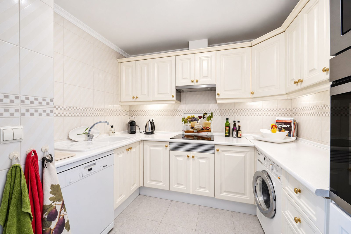 Appartement te koop in Elviria | 2 slaapkamers H5482717