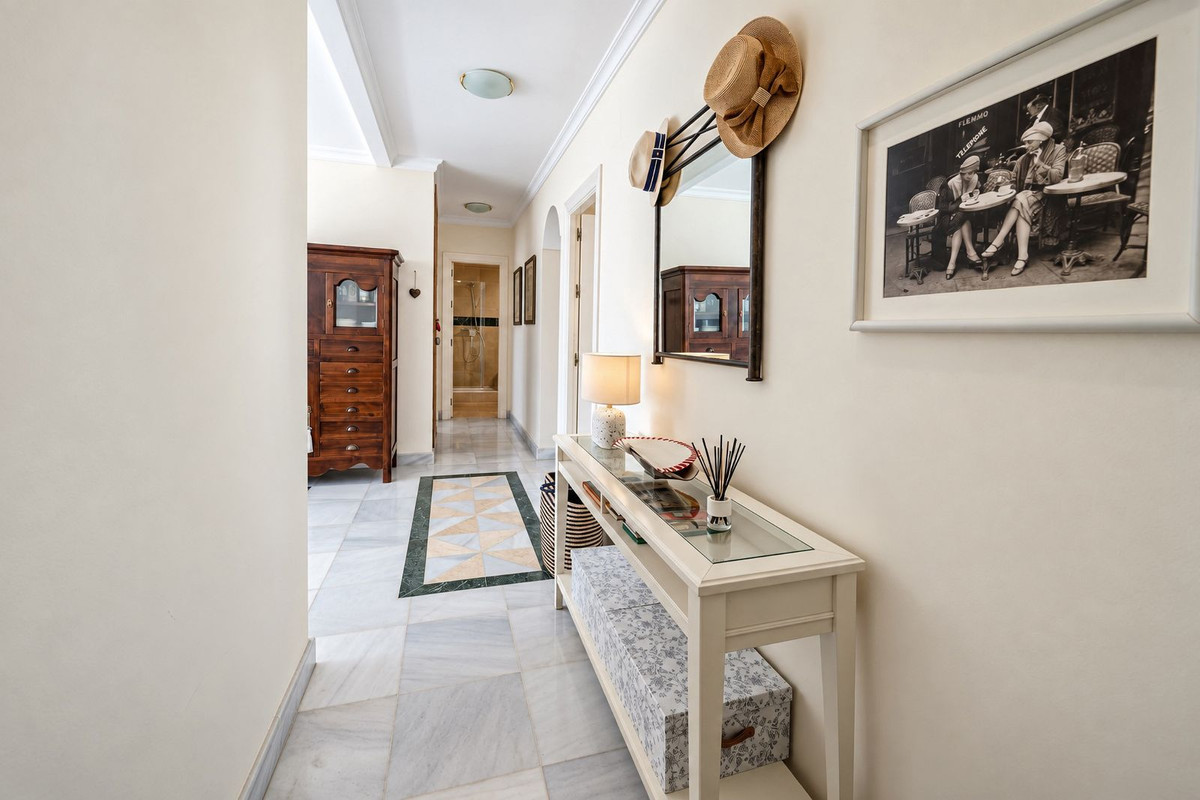 Appartement te koop in Elviria | 2 slaapkamers H5482717