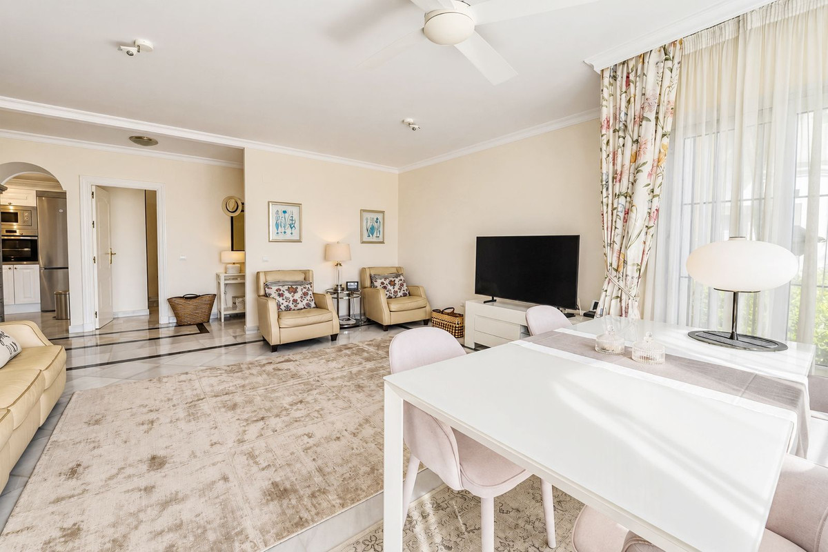 Appartement te koop in Elviria | 2 slaapkamers H5482717