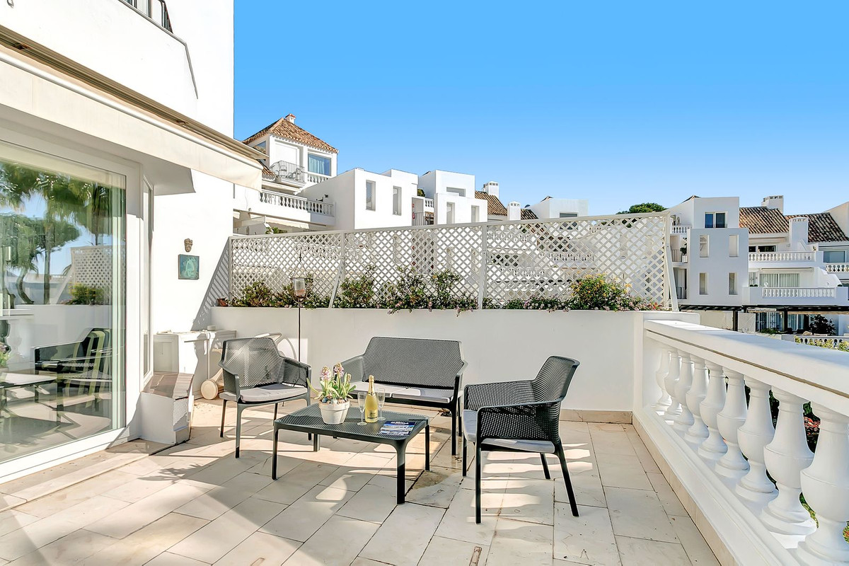 Appartement te koop in Elviria | 2 slaapkamers H5492641