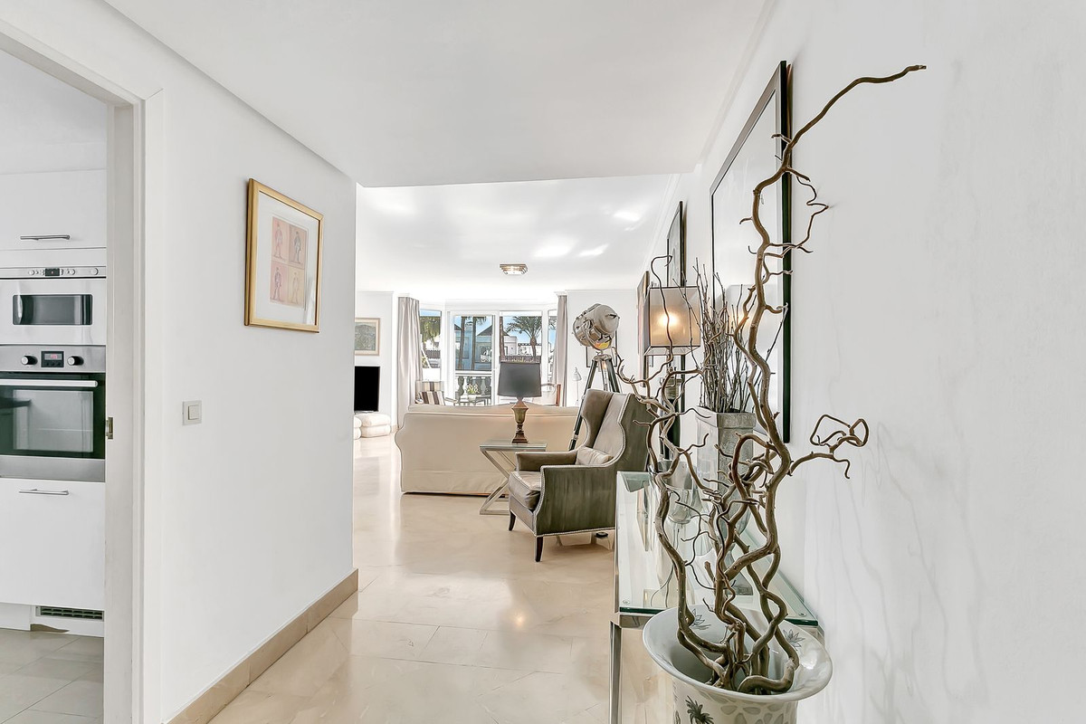 Appartement te koop in Elviria | 2 slaapkamers H5492641