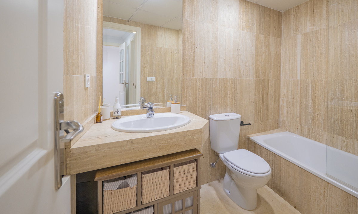 Appartement te koop in Elviria | 2 slaapkamers H5494639