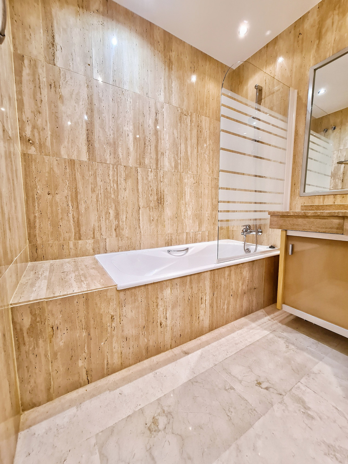 Appartement te koop in Elviria | 3 slaapkamers H5496148