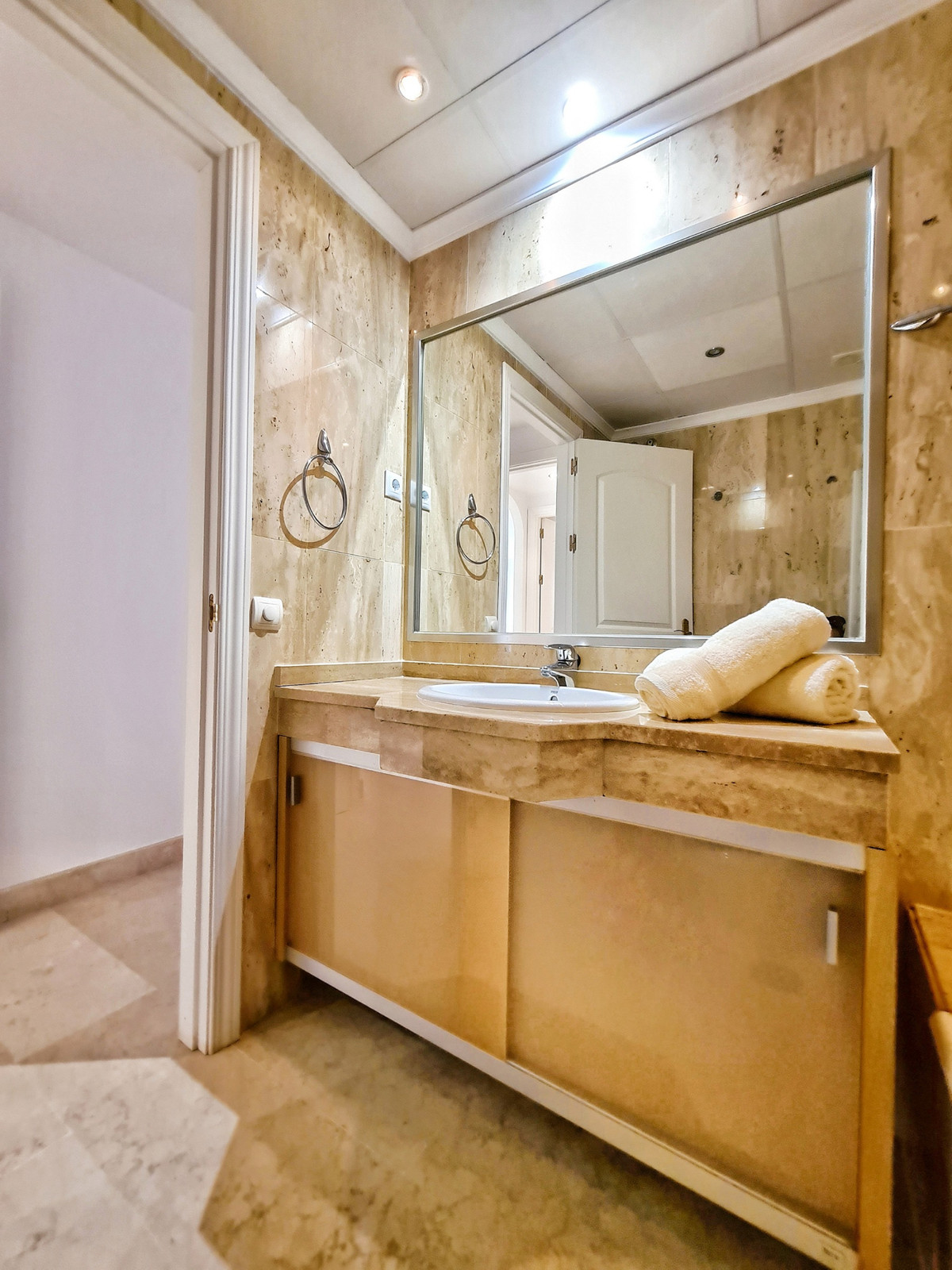 Appartement te koop in Elviria | 3 slaapkamers H5496148