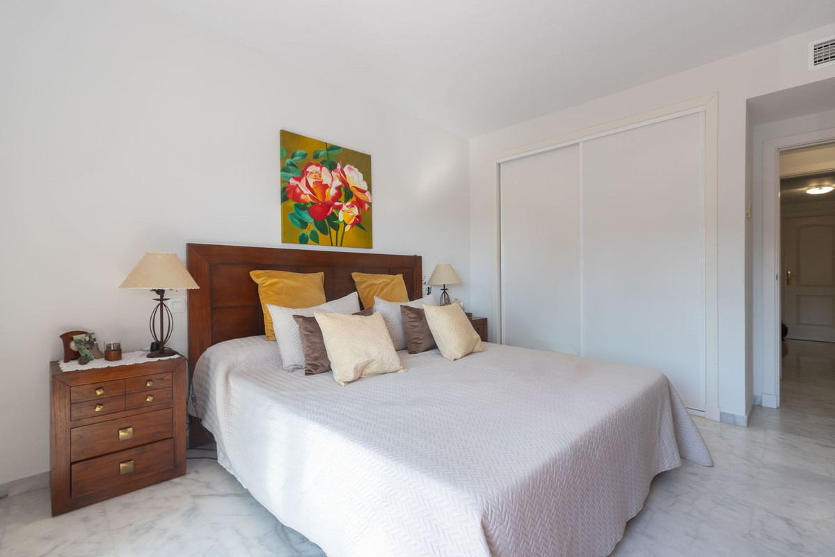 Appartement te koop in Elviria | 2 slaapkamers H5510047