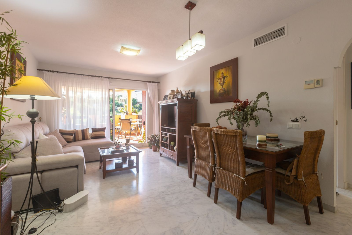 Appartement te koop in Elviria | 2 slaapkamers H5510047