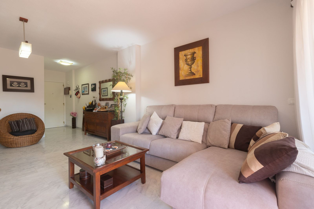 Appartement te koop in Elviria | 2 slaapkamers H5510047