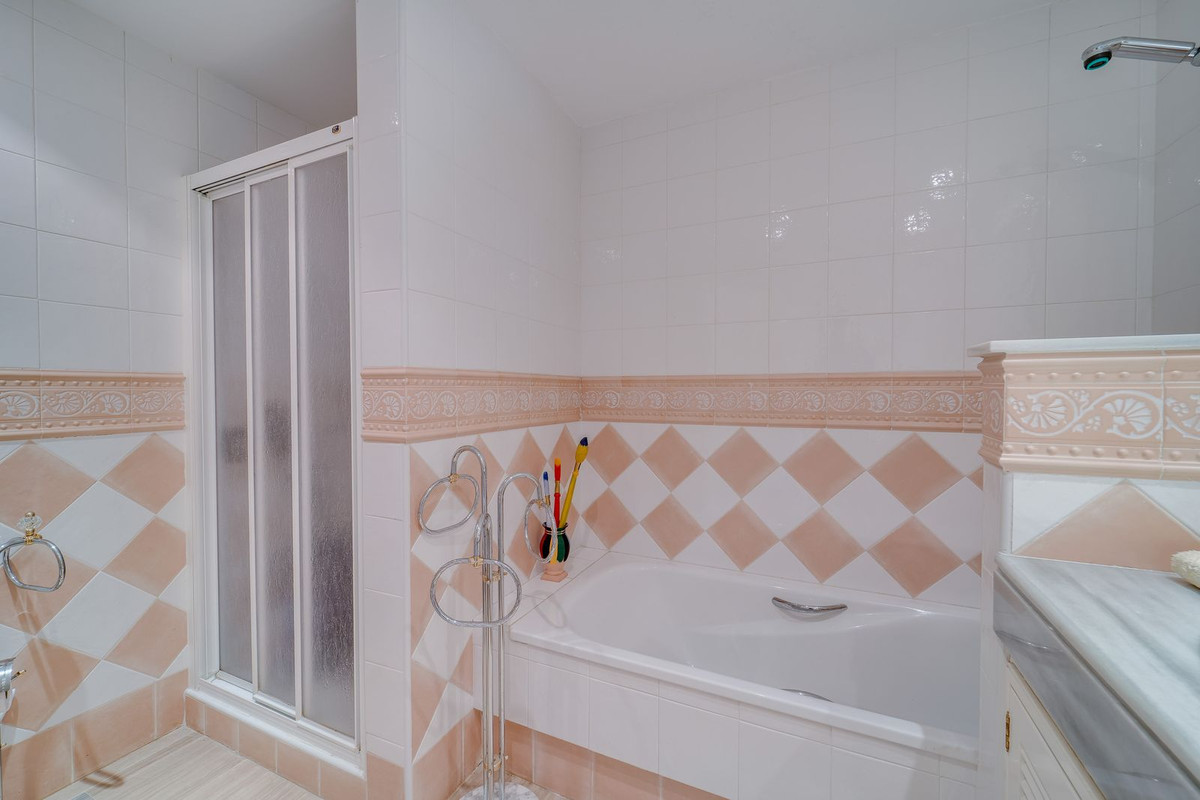 Appartement te koop in Elviria | 2 slaapkamers H5511535