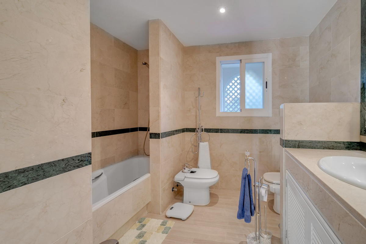 Appartement te koop in Elviria | 2 slaapkamers H5511535