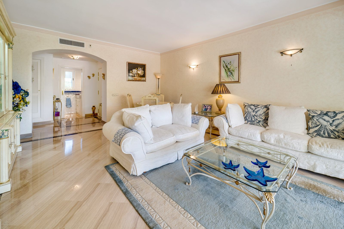 Appartement te koop in Elviria | 2 slaapkamers H5511535