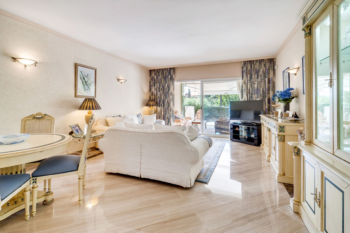 Appartement te koop in Elviria | 2 slaapkamers H5511535