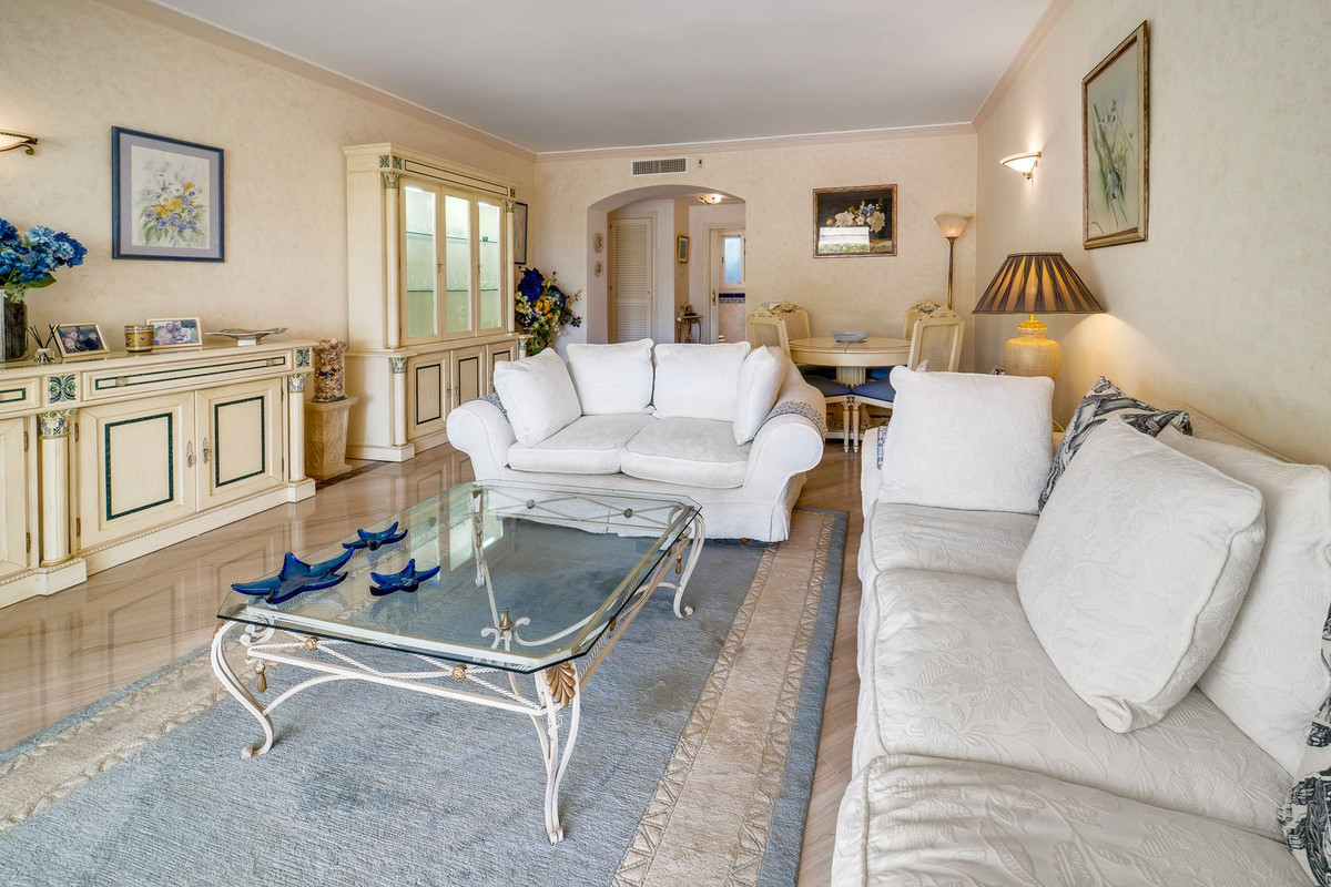 Appartement te koop in Elviria | 2 slaapkamers H5511535