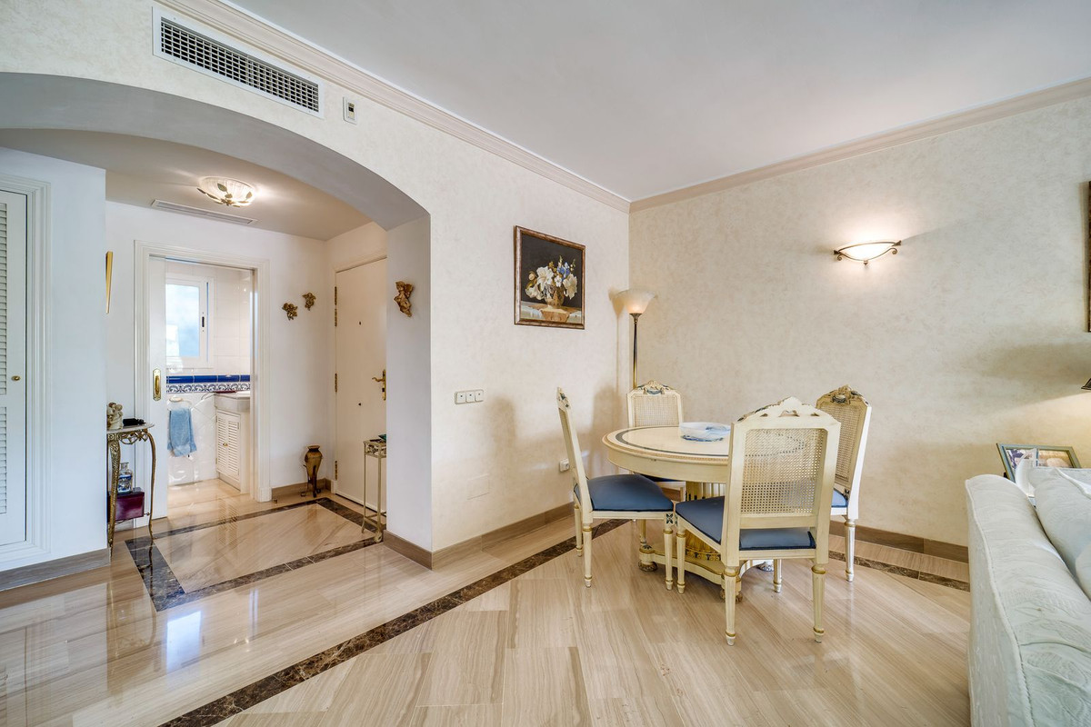 Appartement te koop in Elviria | 2 slaapkamers H5511535