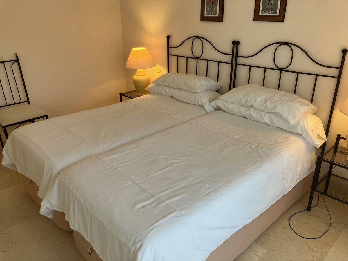 Appartement te koop in Elviria | 2 slaapkamers H5516035