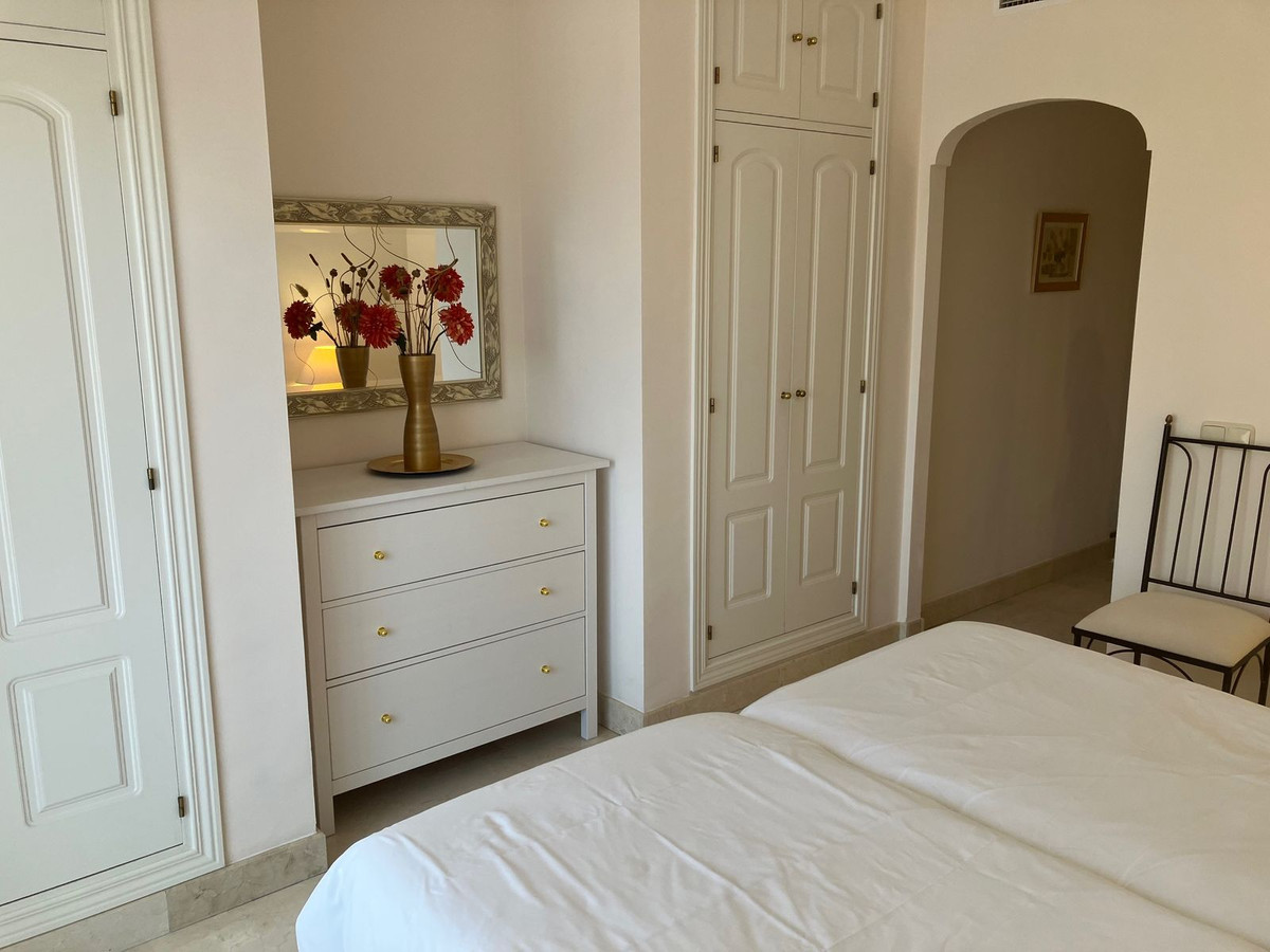 Appartement te koop in Elviria | 2 slaapkamers H5516035