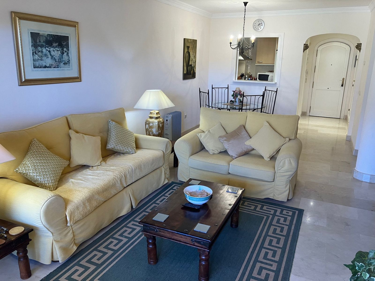 Appartement te koop in Elviria | 2 slaapkamers H5516035