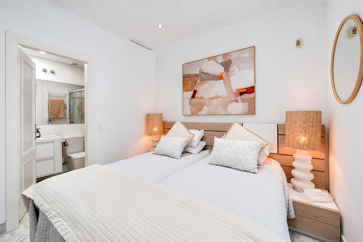Appartement te koop in Elviria | 2 slaapkamers H5520985