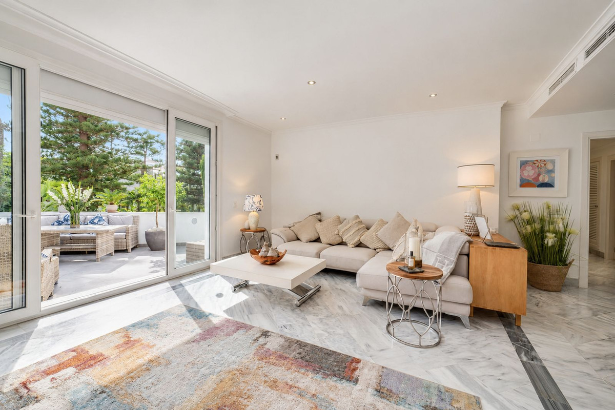 Appartement te koop in Elviria | 2 slaapkamers H5520985