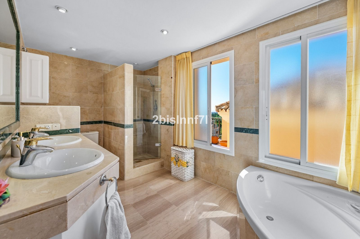 Penthouse Duplex te koop in Elviria | 4 slaapkamers H5526865