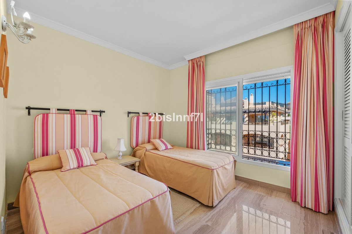 Penthouse Duplex te koop in Elviria | 4 slaapkamers H5526865