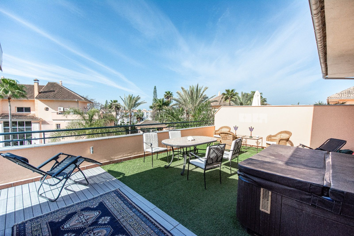 Appartement te koop in Elviria | 2 slaapkamers H5530429