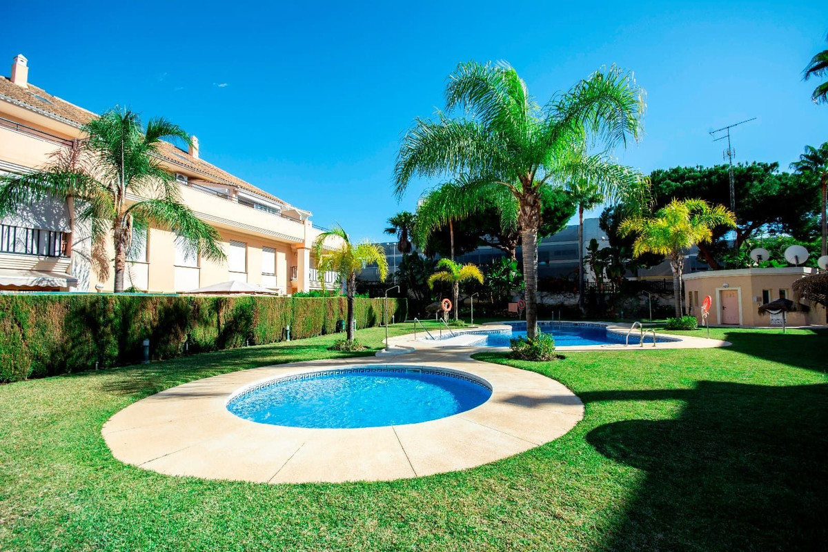 Appartement te koop in Elviria | 2 slaapkamers H5530429