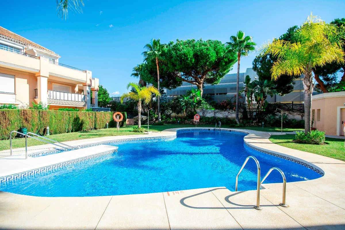 Appartement te koop in Elviria | 2 slaapkamers H5530429