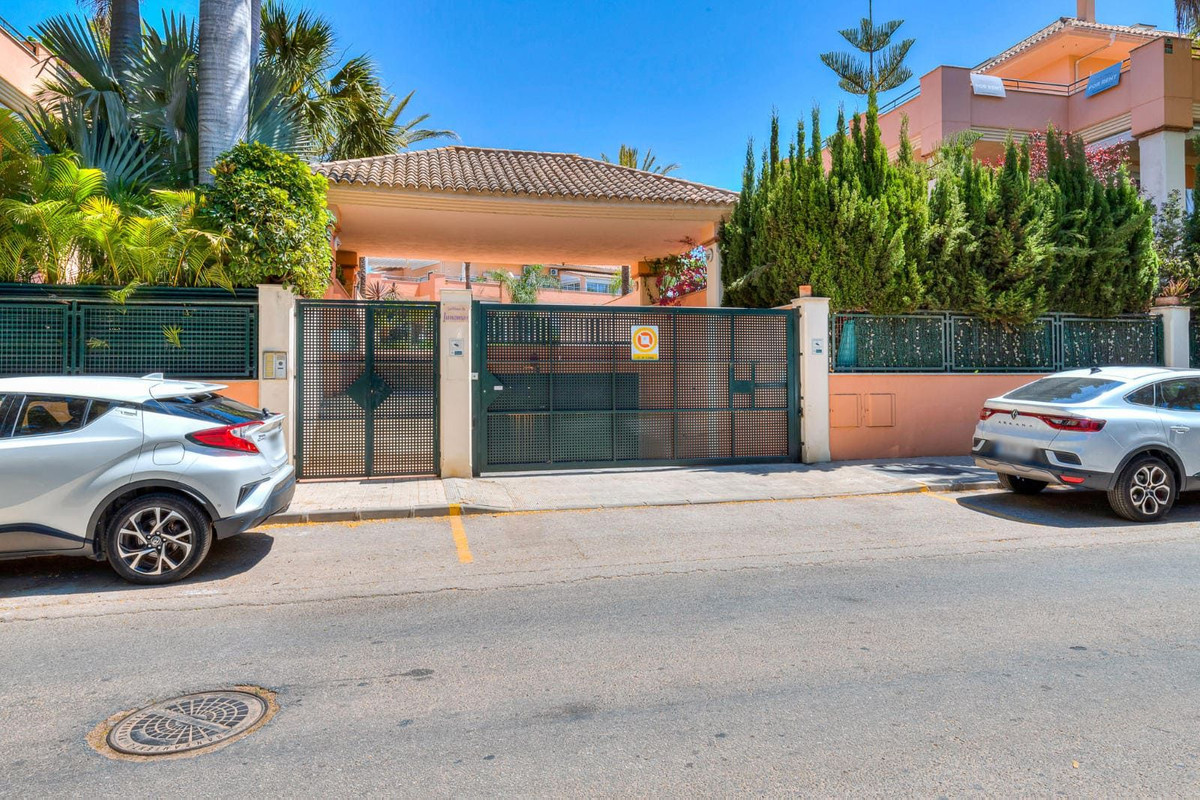 Appartement te koop in Elviria | 2 slaapkamers H5530429