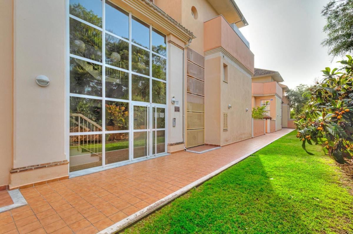 Appartement te koop in Elviria | 2 slaapkamers H5530429