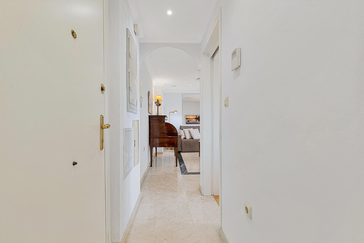 Appartement te koop in Elviria | 2 slaapkamers H5530429