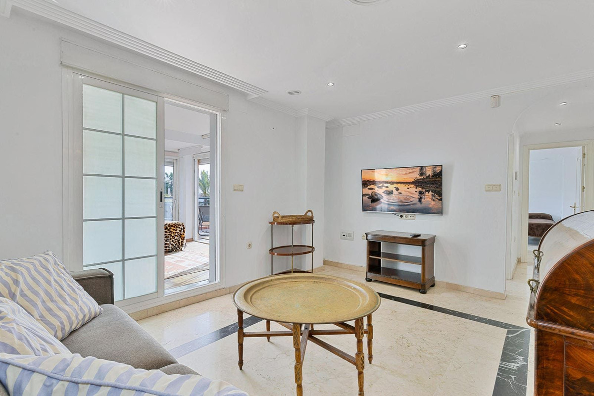 Appartement te koop in Elviria | 2 slaapkamers H5530429