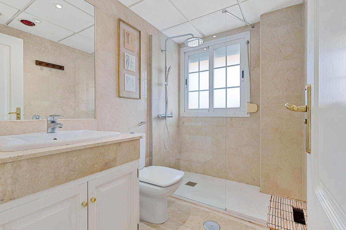 Appartement te koop in Elviria | 2 slaapkamers H5530429