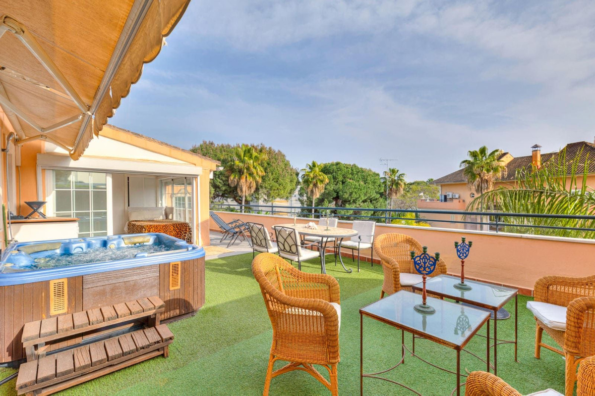 Appartement te koop in Elviria | 2 slaapkamers H5530429