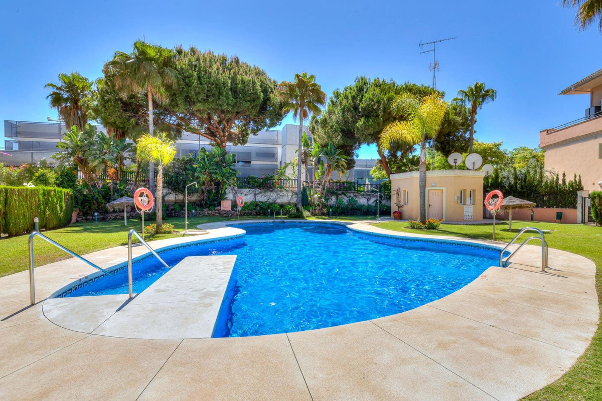 Appartement te koop in Elviria | 2 slaapkamers H5530429