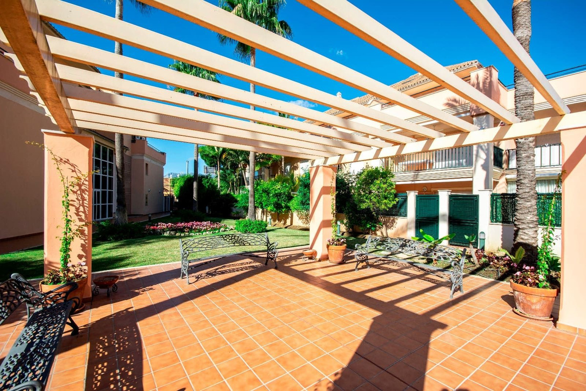 Appartement te koop in Elviria | 2 slaapkamers H5530429