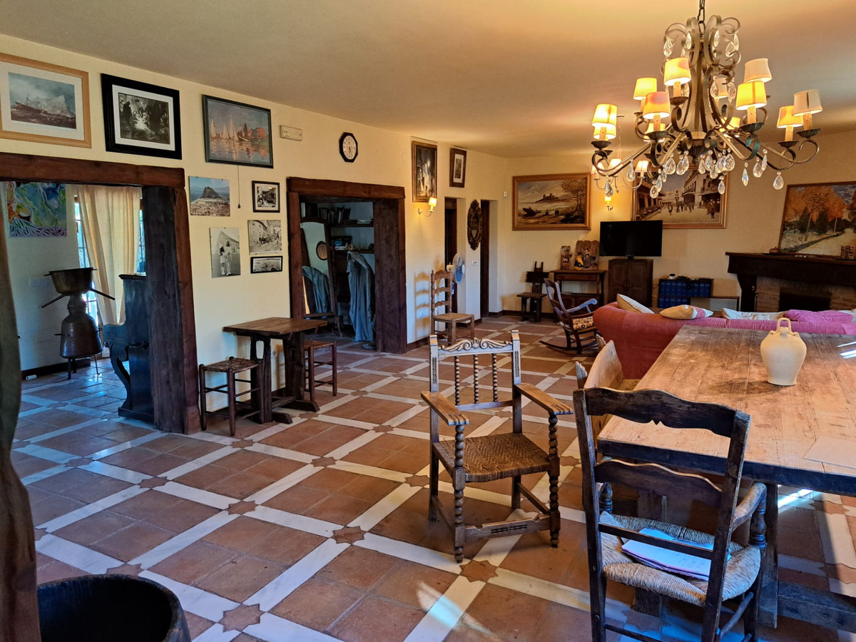 Huis te koop in Entrerrios | 4 slaapkamers H5397853